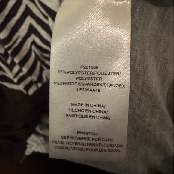 Absolutely Famous 3X Zebra Colorblock Knit Top NWT - Picture 6 of 6